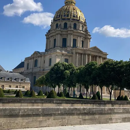 Apartman Tour Eiffel - Grand Deux Pieces Avec Terrasse *