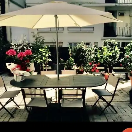Tour Eiffel - Grand Deux Pieces Avec Terrasse Daire *
